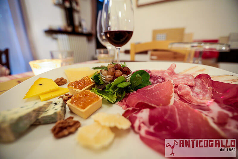 Antico Gallo Arona — conviviality at the table